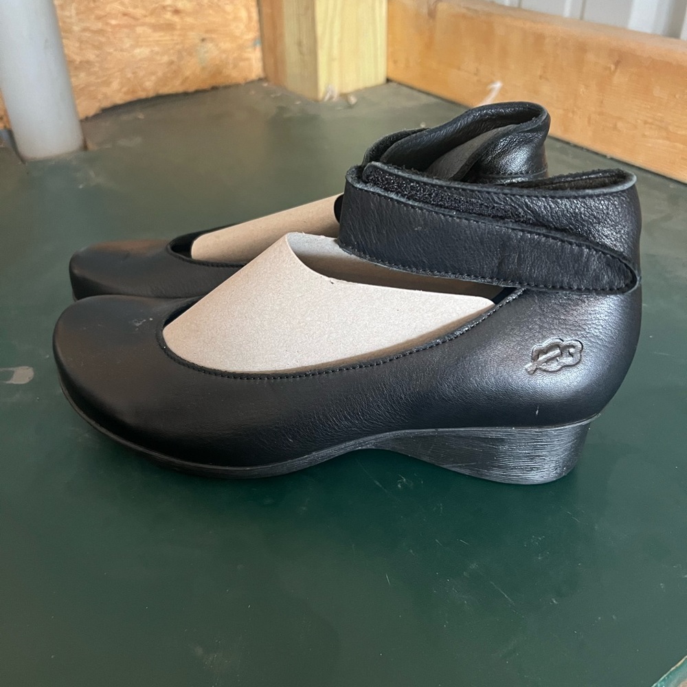 Loints of Holland Black Sydney shoe size 37 Brand new with box